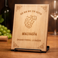 Holzschild Malvasía – Lasergravur Weinliebhaber Geschenk | Charaktervoll & Rassig